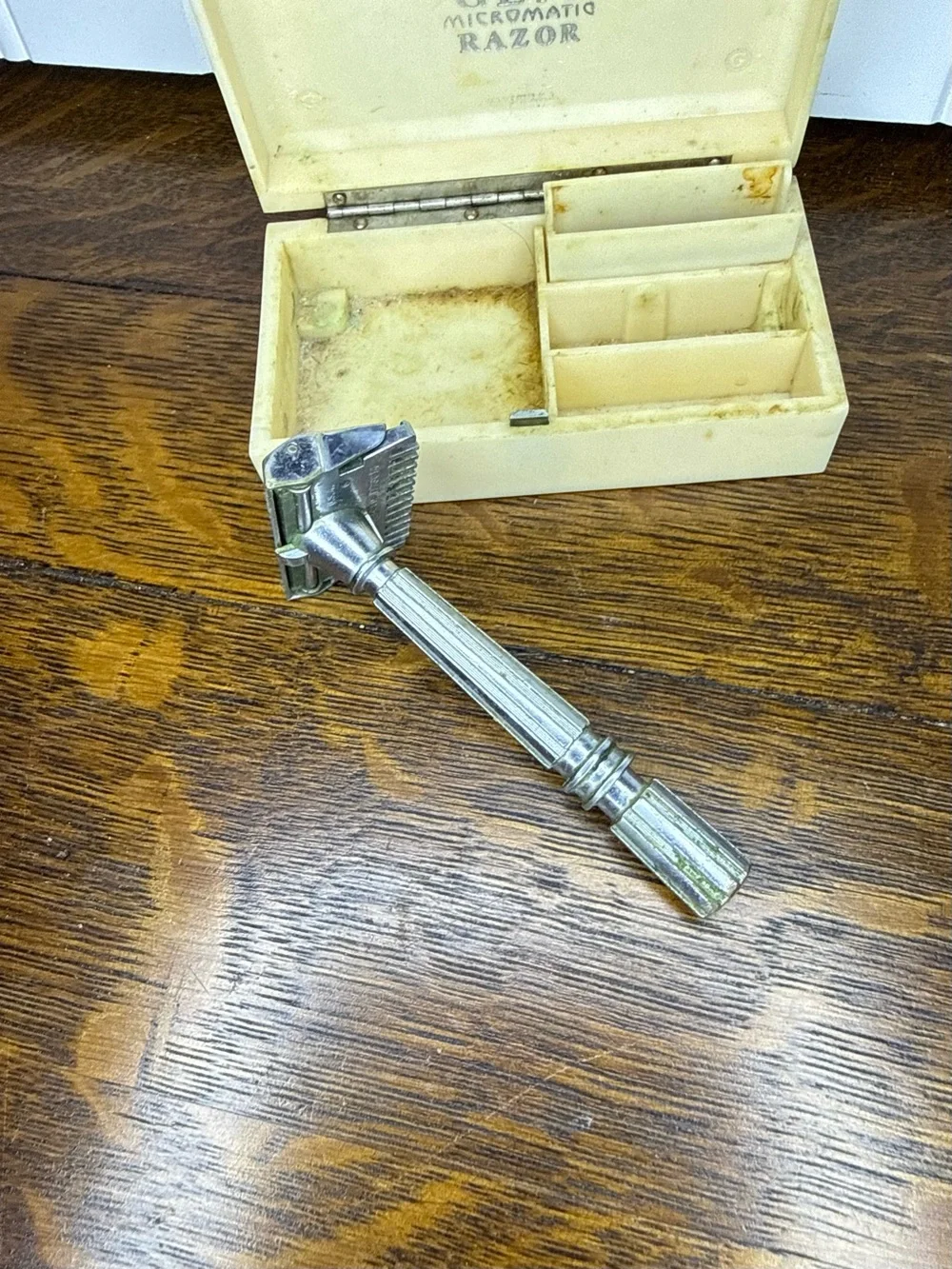 Vintage Gem Silver Micromatic Open Comb - Single Edge Safety Razor in Bakelite C